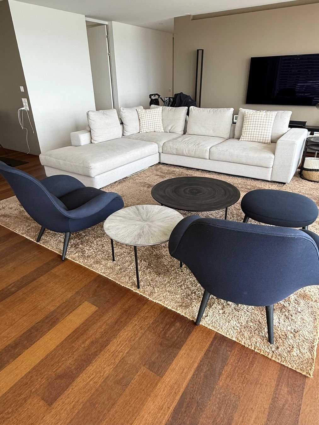 Sessel: 2 x Fredericia Swoon Lounge Chairs + Sofahocker – Gebraucht aus Horgen von cccamillla 1