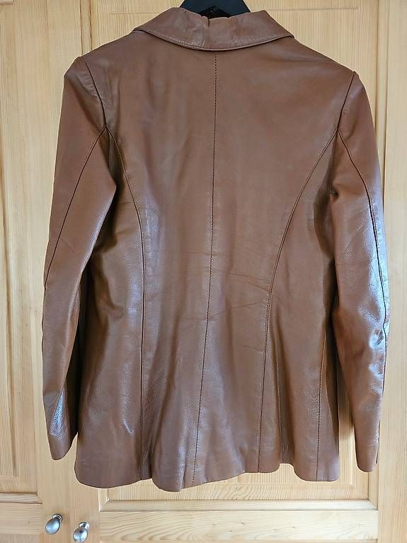 Vestes: Lederjacke Gr. S – D'occasion à Bäretswil par sia_cp8q 1