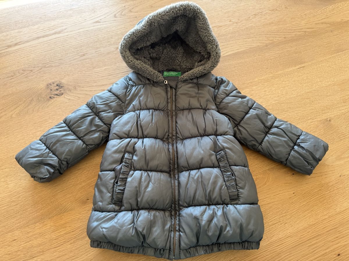 Benetton Vestes & Manteaux: Winterjacke Benetton Grösse 1Y – D'occasion à Goldswil par Fisel