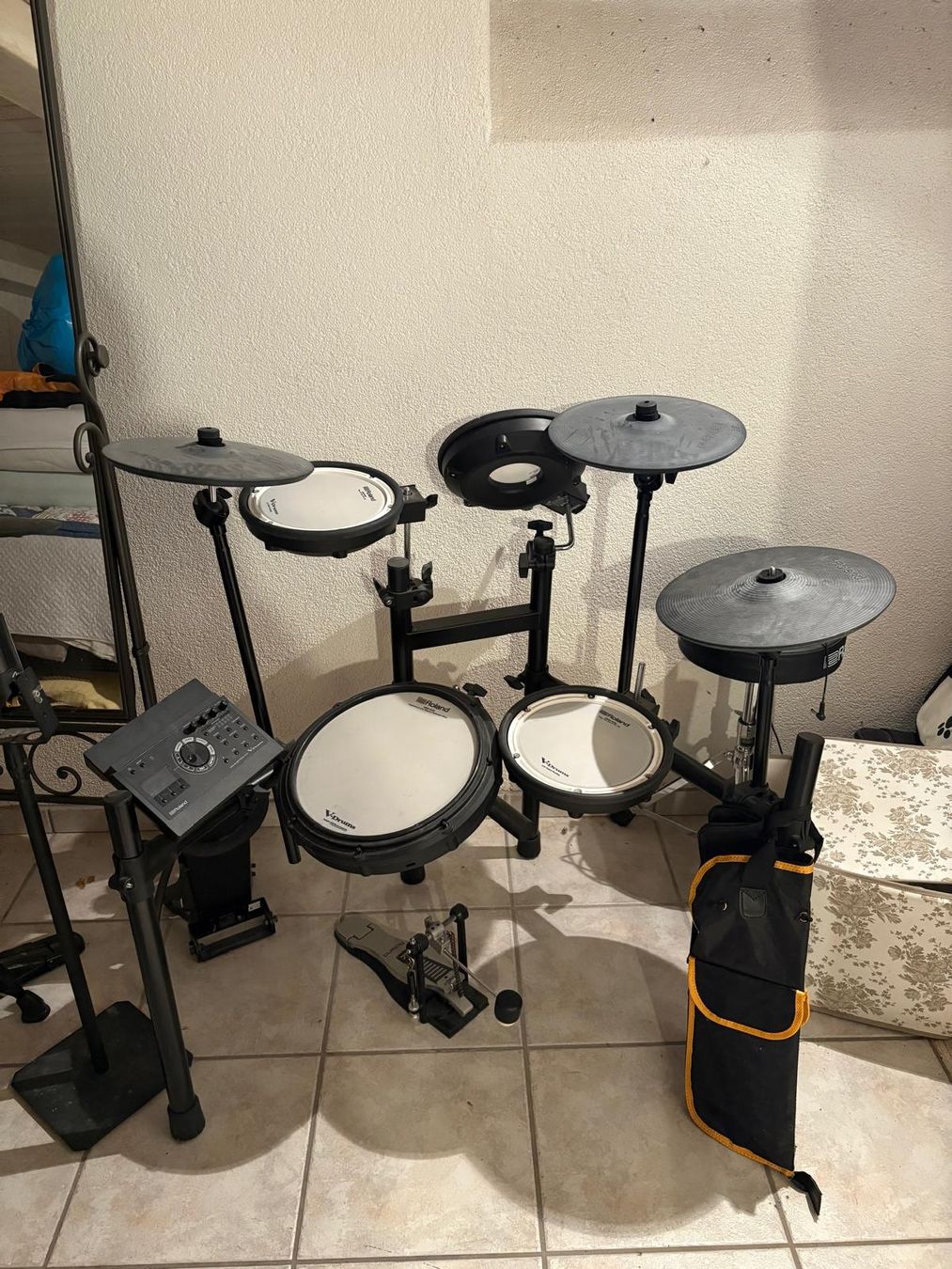 Roland Musikinstrumente: Roland TD-17 V-Drums Electronic Drum Kit - Great Set! – Gebraucht aus Vorderthal von blocus