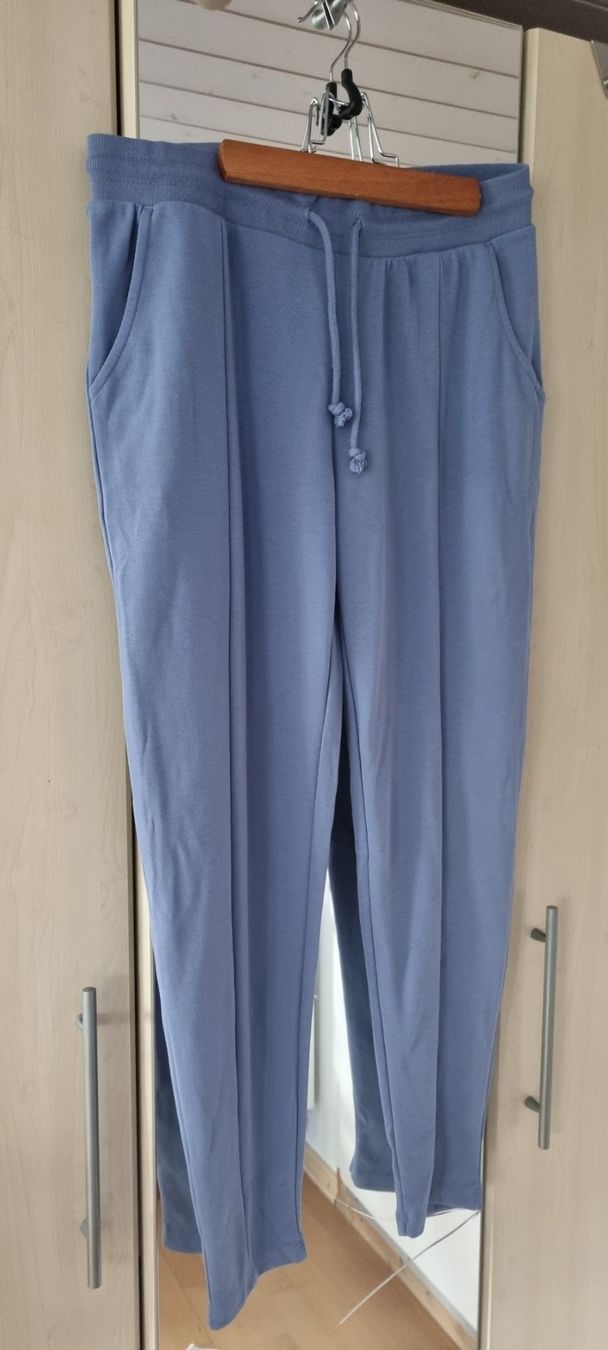 Pantaloni: Trainerhose Gr.40/42 – Nuovo (secondo la descrizione) da egliswil venduto da Maggy6