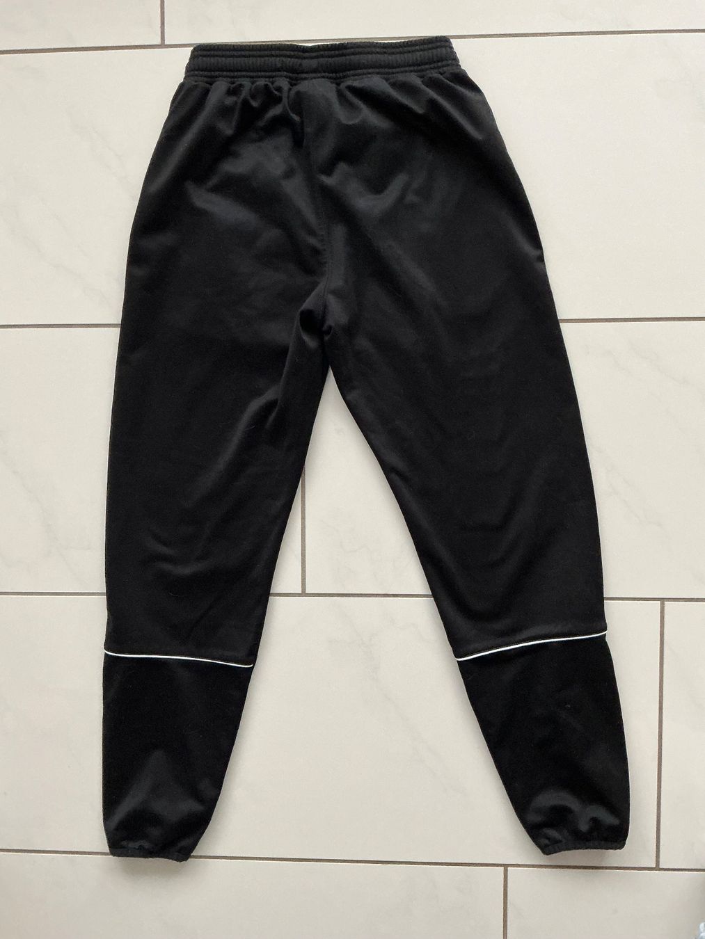 Pantaloni: Macron Kinder Trainingshose Gr.XS 146/152 – Usato da Biel-Benken BL venduto da Sahra1 2