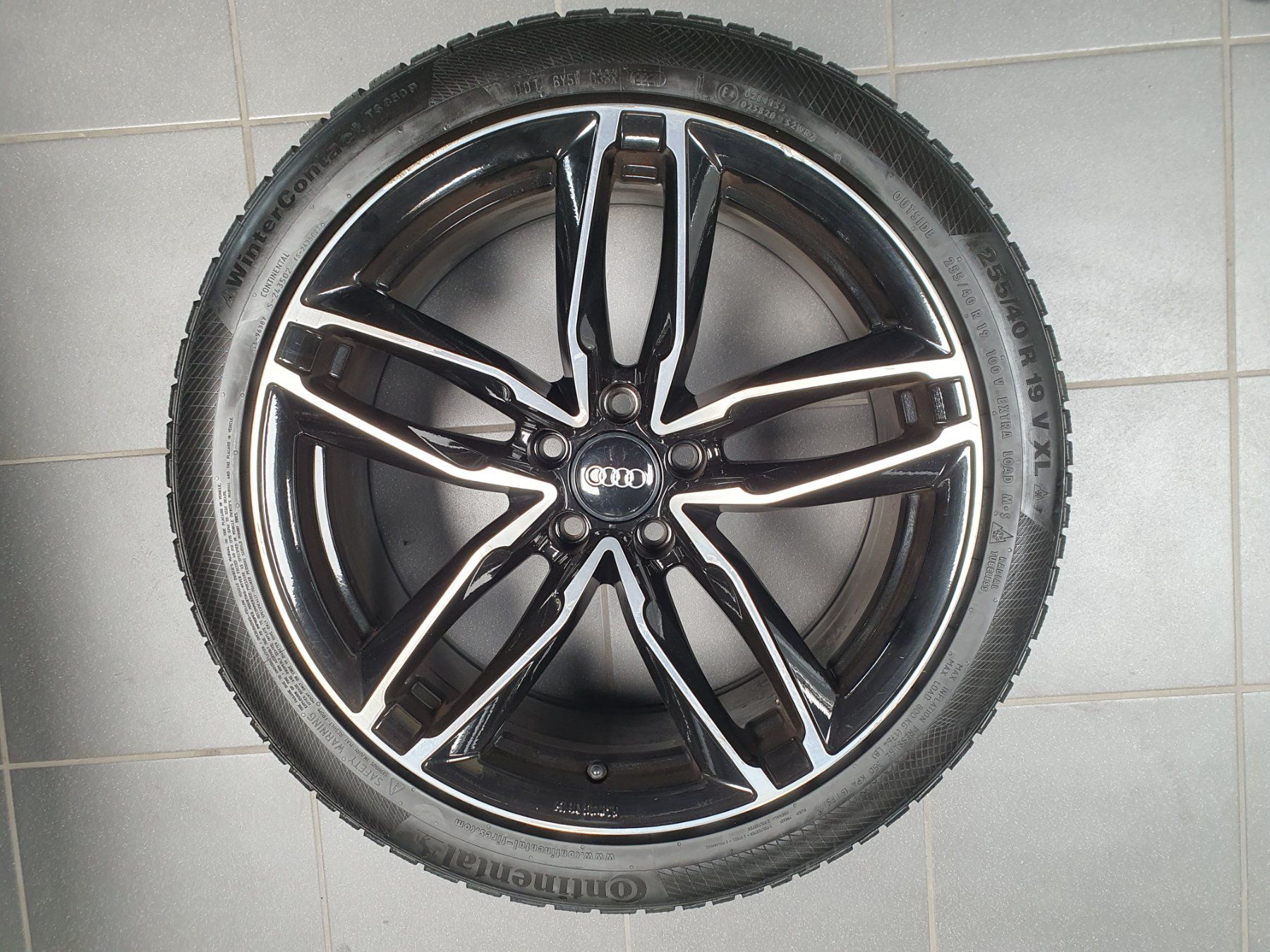 Pneus & Kompletträder: Winterräder Audi A6 Avant – Gebraucht aus Winterthur von