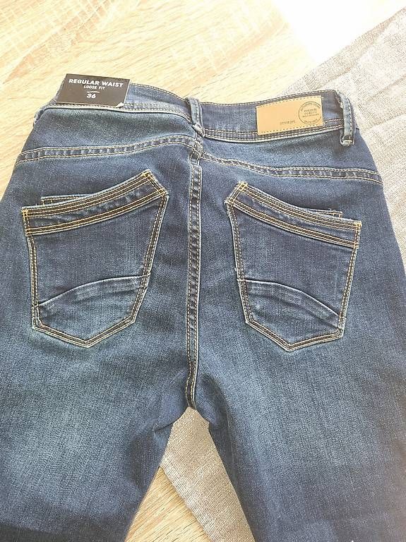 Jeans: Jeans tg.36 frau – Usato da Bassersdorf venduto da ros_mn7q 2