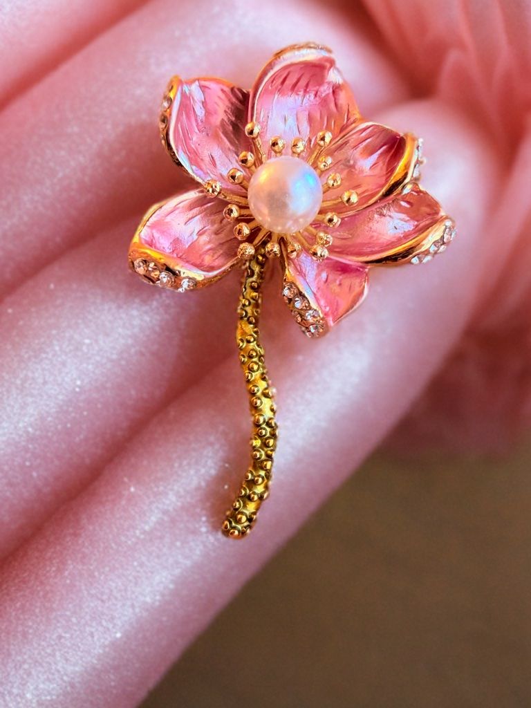 Broches & Aiguilles: Broche Fleur Rose – Neuf avec emballage d'origine à St-Maurice par Sandrinette123 2
