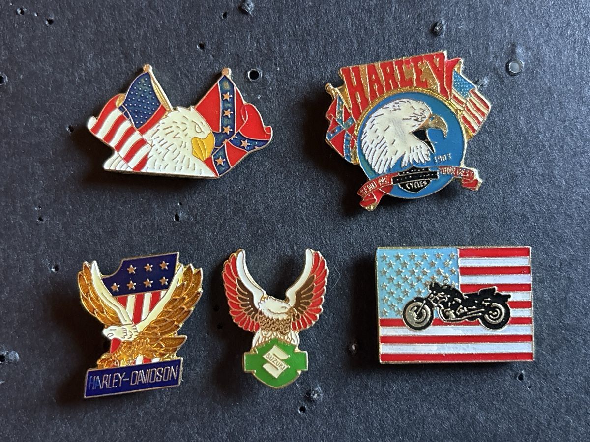 Placchette & Badge: Pins Motorräder Harley Suzuki – Usato da Lützelflüh-Goldbach venduto da NicoleL.