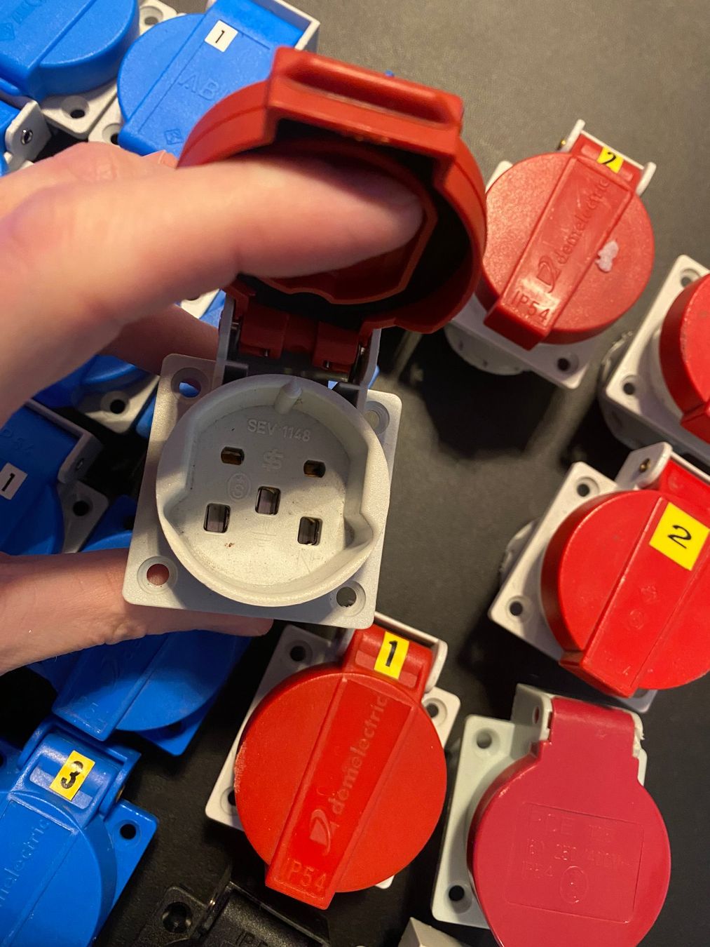 Elektrotechnik: Einbausteckdosen Typ23 Typ25 T23 T25 Stromverteiler LS RCD – Gebraucht aus Reinach BL von Herzogtech 1