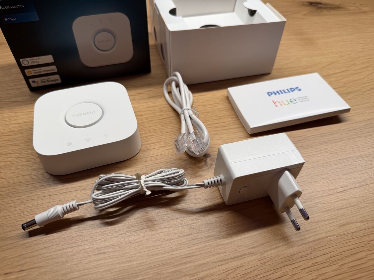 Philips Sistema di controllo: Philips Hue Bridge Smart Home - gebraucht – Usato da Ermenswil venduto da takethisitem 3