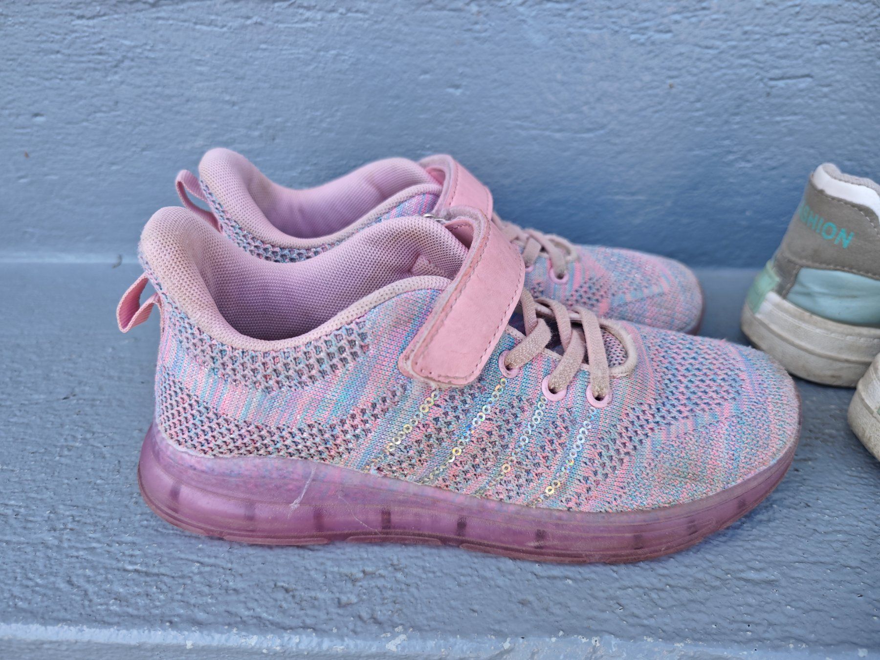 Scarpe per ragazze: Wanderschuhe und Turnschuhe Puma Gr. 36 – Usato da Bichelsee venduto da Raoul06 6