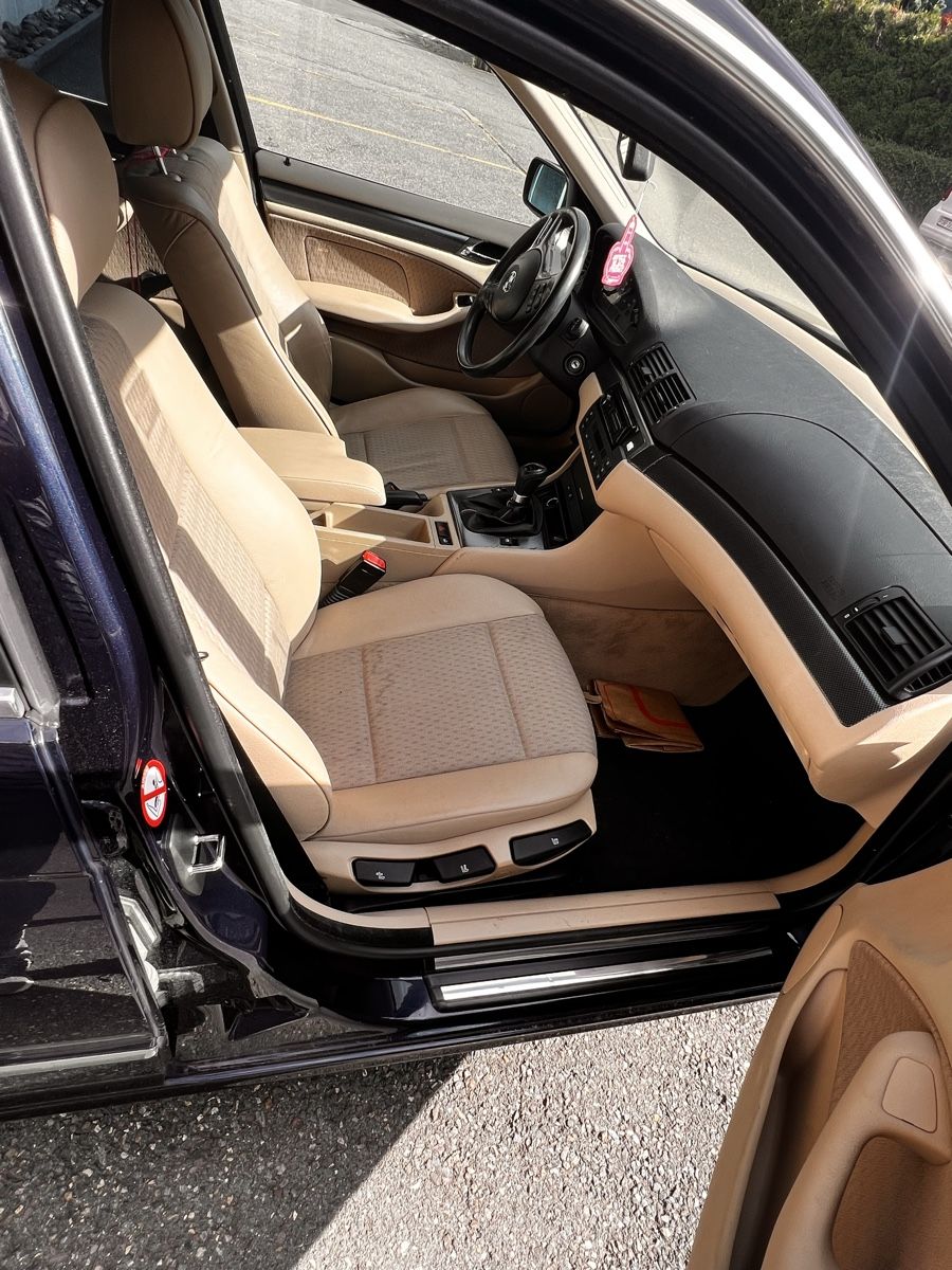 BMW Automobili: BMW 320i Limousine, dunkelblau – Usato da Walenstadt venduto da Memphis04 3