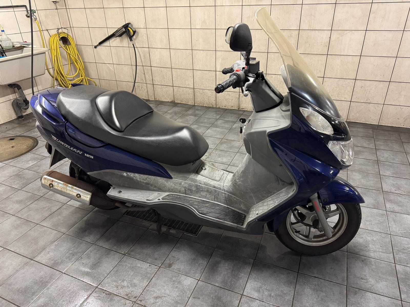 Suzuki Scooters: Suzuki UH125 Burgman – D'occasion à Elgg par Roger04011970 1