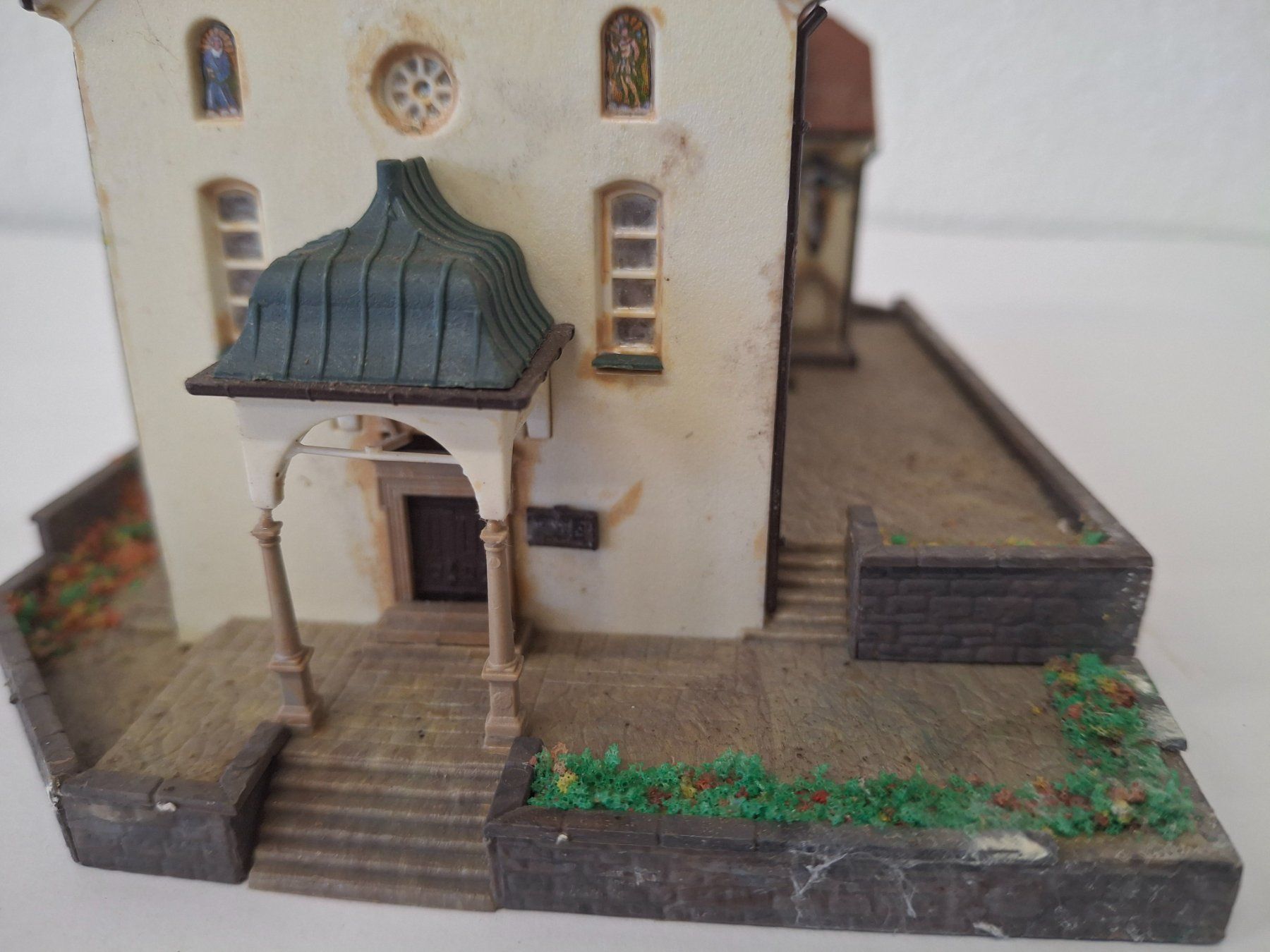Kibri Modellini di ferrovie: Modellbau Kibri Kirche – Usato da Reichenburg venduto da AK307 5
