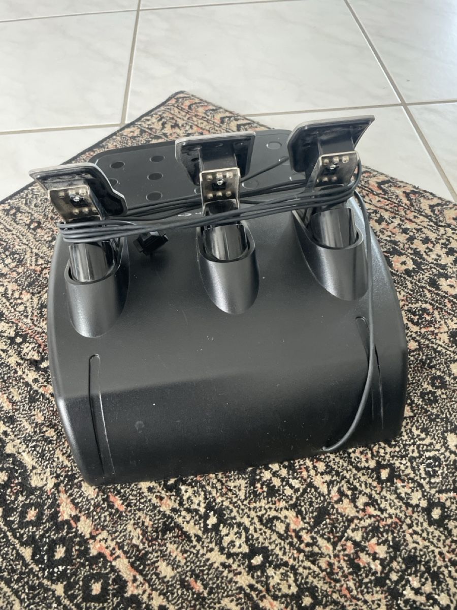 Logitech Manettes: Logitech g29 Driving wheel – D'occasion à Jona par jon_q7zr 1