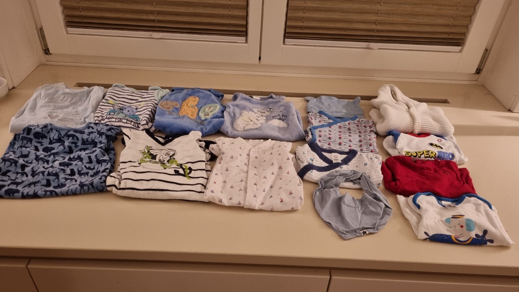 Lotti & Set di vestiti: Lot 15 habits bébé – Usato da Ferpicloz venduto da Clicli014