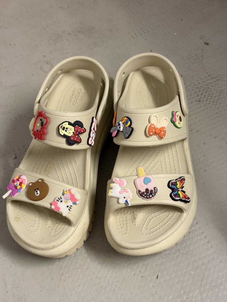Schuhe für Mädchen: Croocs Sandalen – Gebraucht aus Arbon von LadyGSx 1