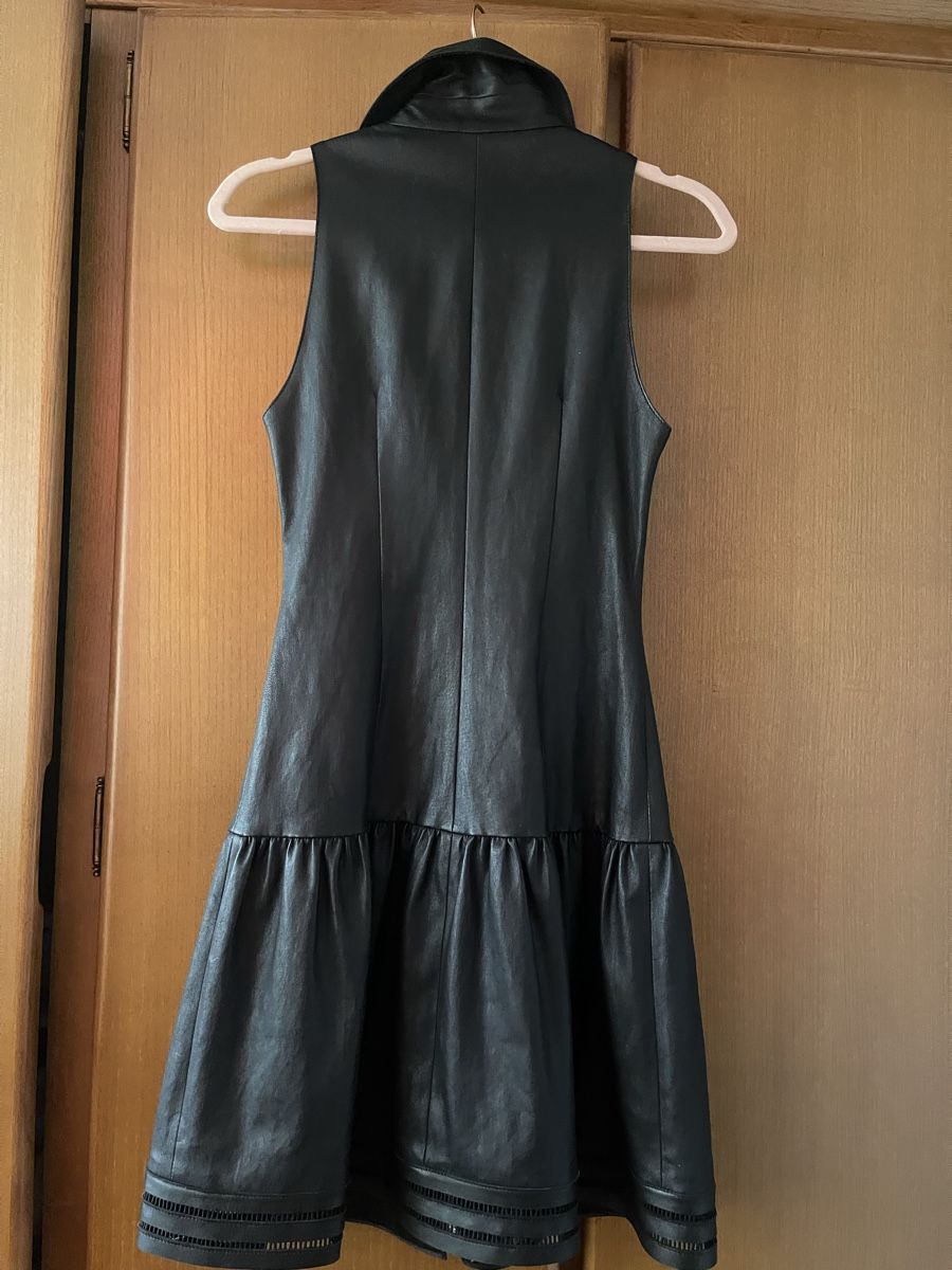 Vestiti: ärmelloses Kunstleder Kleid mit Reissverschluss – Nuovo (secondo la descrizione) da Schmerikon venduto da Jumendes10 3