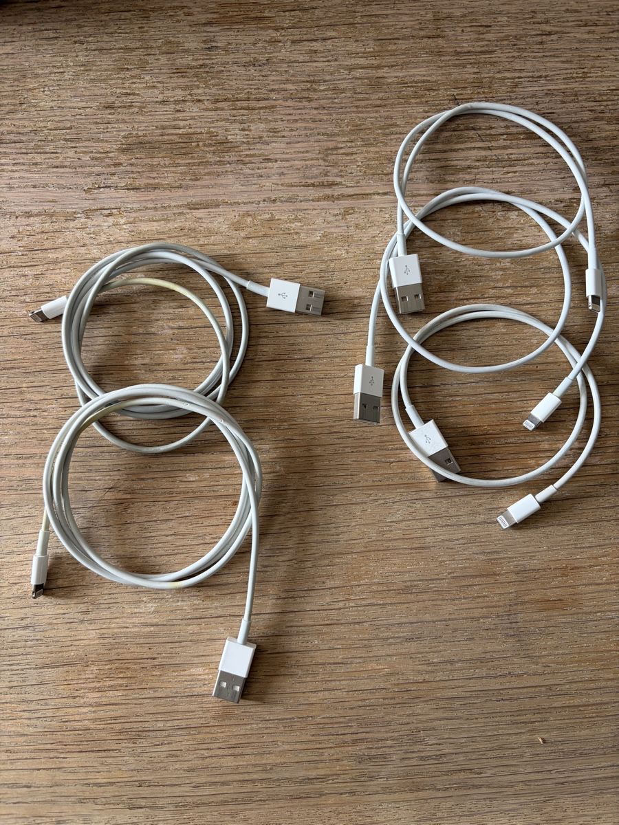 Apple Cavi: diverse Lightning-Kabel – Usato da Davos Dorf venduto da Panda21 4