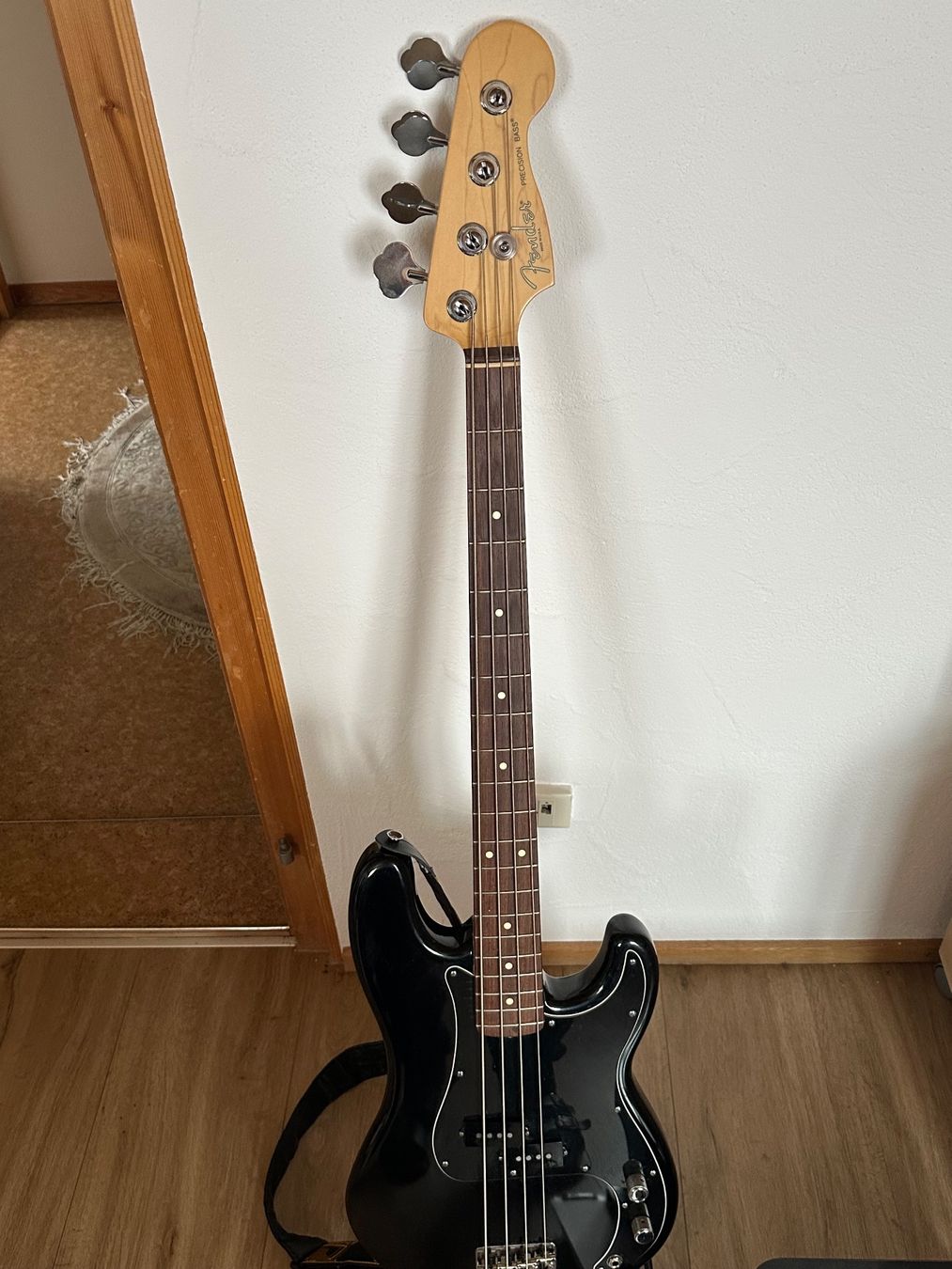 Fender Strumenti musicali: Fender Precision Bass, US-Made 2004, mit Original Case – Usato da Trübbach venduto da iwy_b65f