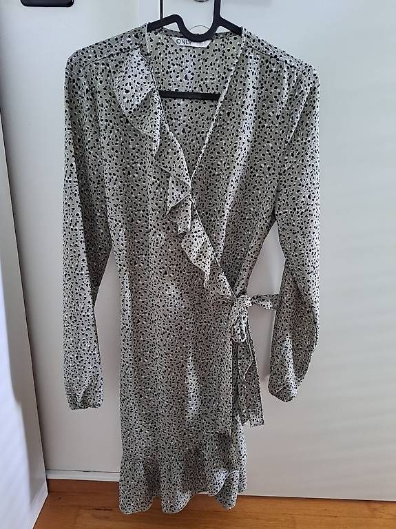 Vestiti: Kleid Only Grösse 36 - inkl. Versand CH  – Usato da Winterthur venduto da ste_jhr6