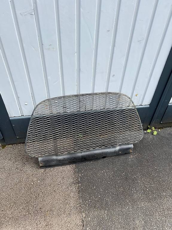Tutti pezzi di ricambio auto: Renault Estafette Kühlergrill – Usato da zürich venduto da Djezler1
