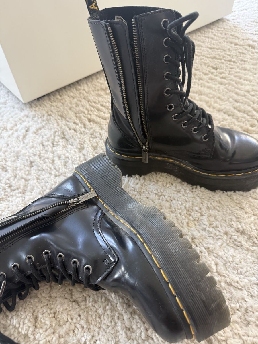 Dr. Martens Chaussures femmes: Dr. Martens Jadon Hi Platform Boots Size 38 – D'occasion à Zürich par 7b6s 1