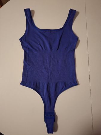 Body bleu gainant, neuf, taille M