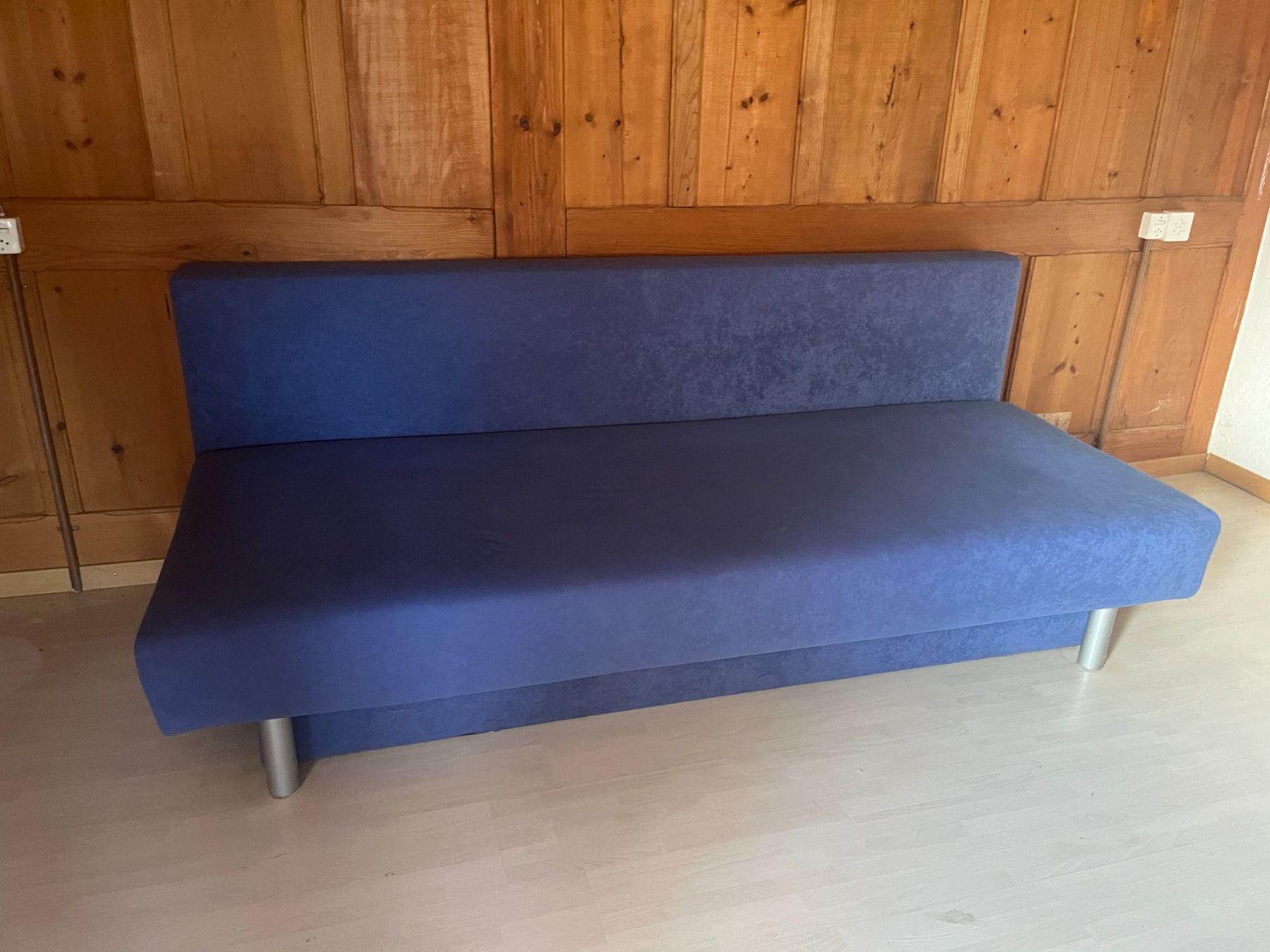 Sofas: Sofa / Bettsofa mit Salontisch – D'occasion à Gurmels par gosteli71 1