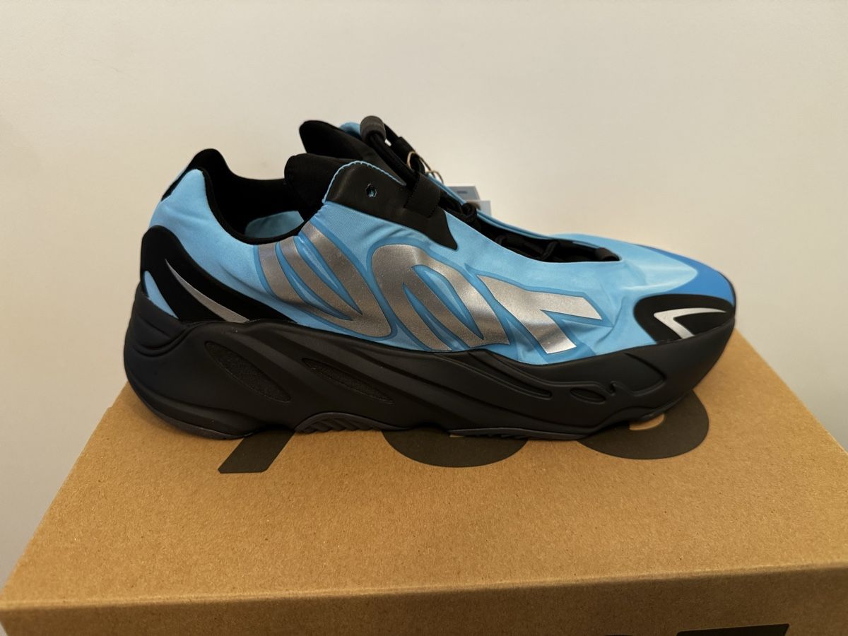 Adidas Scarpe da uomo: Adidas Yeezy 700 V3 "Azael" Gr. 44 – Nuovo e nell'imballaggio originale da Cham venduto da suffi