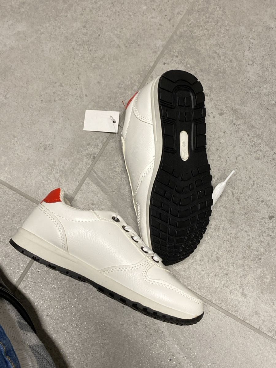 Scarpe per ragazzi: Baskets Broadway blanches neuves pointure 30 – Nuovo (secondo la descrizione) da Salvenach venduto da gwenwywar 1
