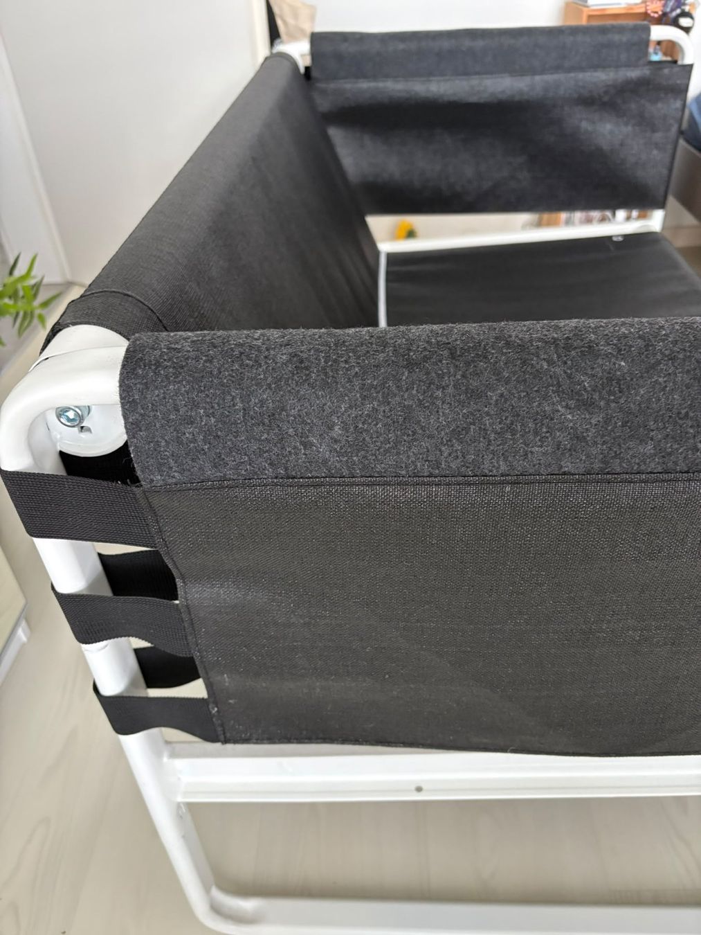 Ikea Divani: Kompaktes IKEA Knopparp Sofa Grau – Usato da Bättwil venduto da swissyankees 4