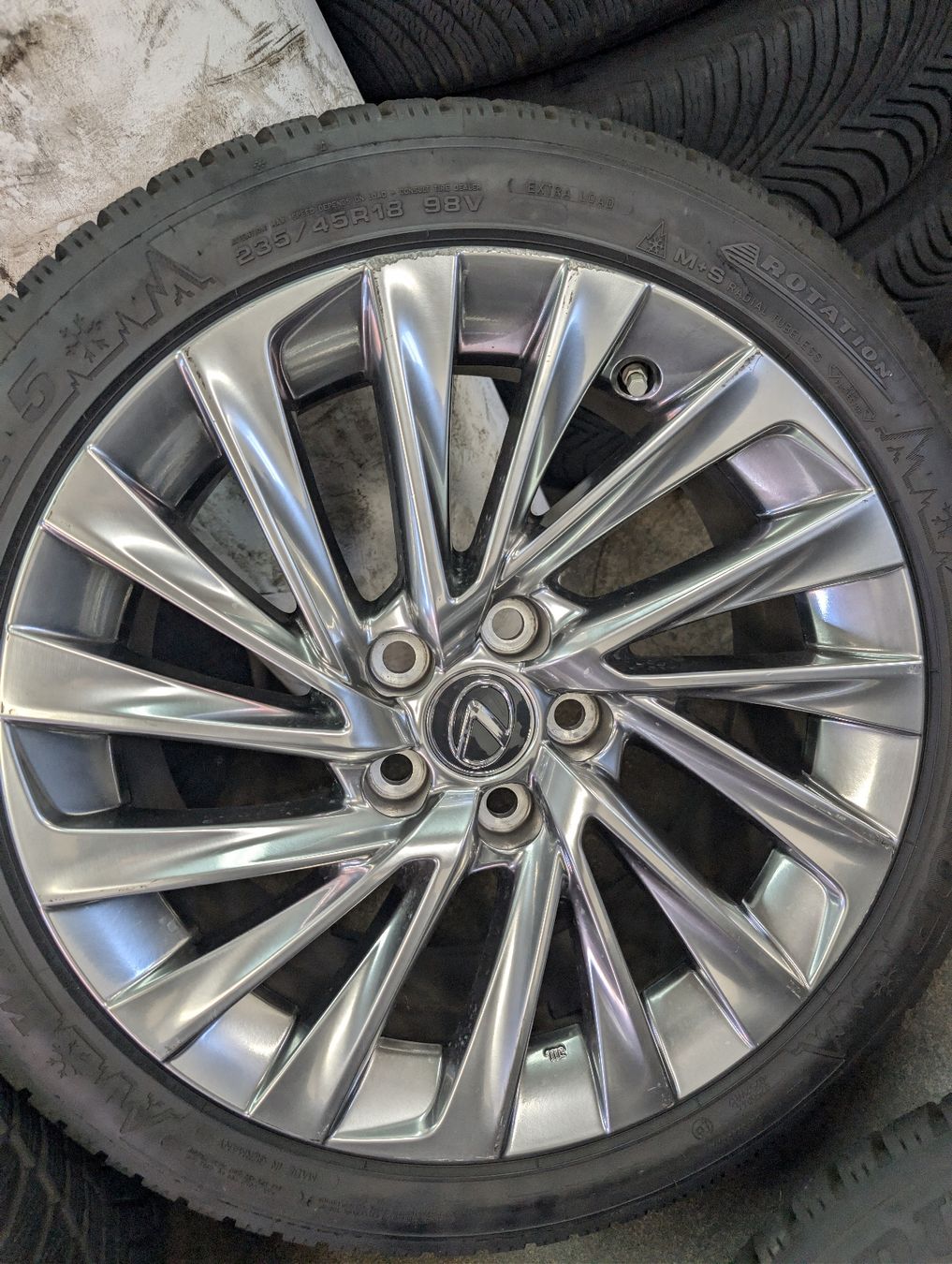 Lexus Felgen: Lexus Felgen  – Gebraucht aus Dürrenäsch von Pneu-Idris 5
