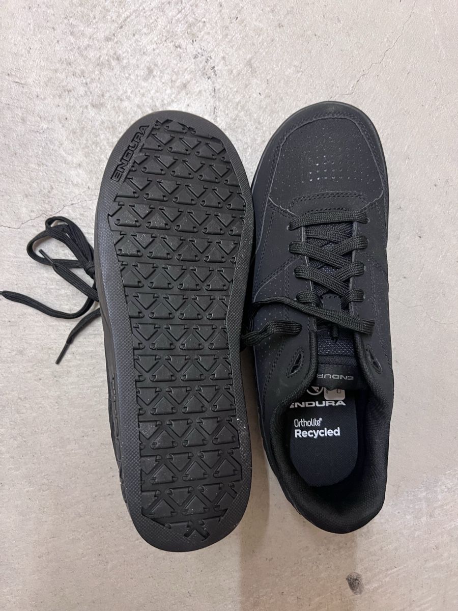 Endura Scarpe da uomo: Endura - Hummvee Flat Pedal Schuh – Nuovo (secondo la descrizione) da Zürich venduto da kasia.kosieradzka 2