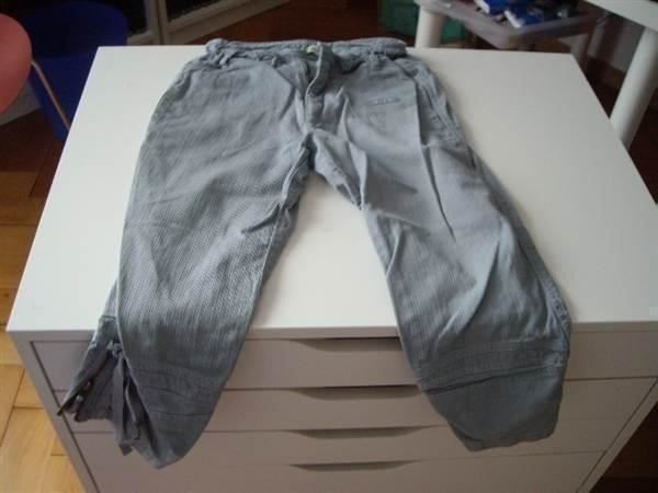 Pantaloni: Hose ca. Grösse 140, 3/4 lang, grau – Usato da Zürich venduto da abraxas1291