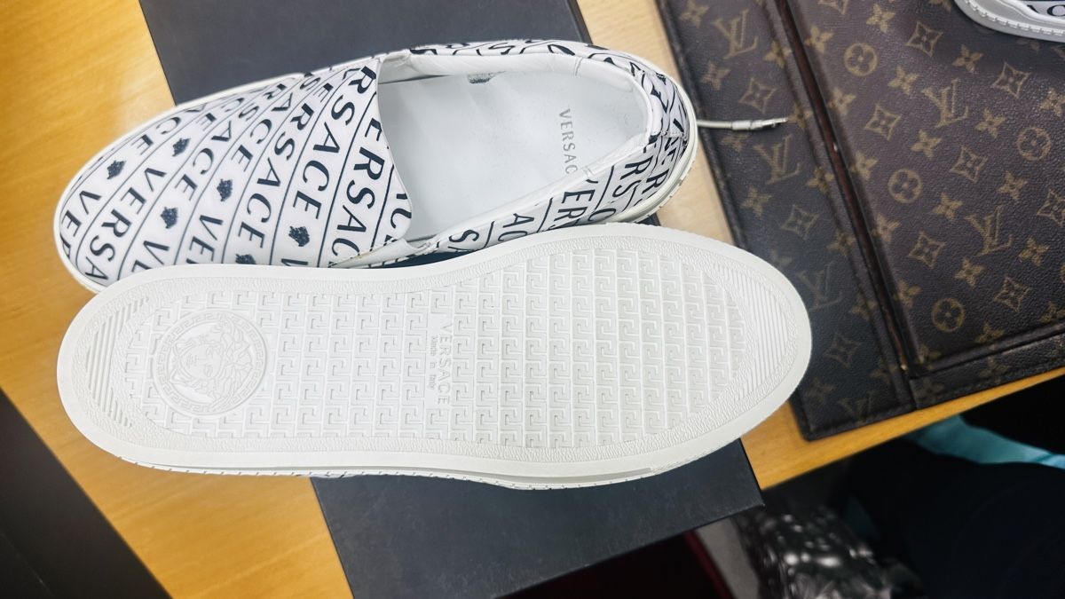 Versace Scarpe da uomo: Versace Sommer Schuhe Gr 42 – Nuovo e nell'imballaggio originale da Lachen SZ venduto da HelvetiaLuxury 6