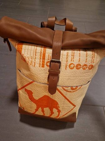 ELEPH-BO Rolltop Rucksack 23 Liter Camel