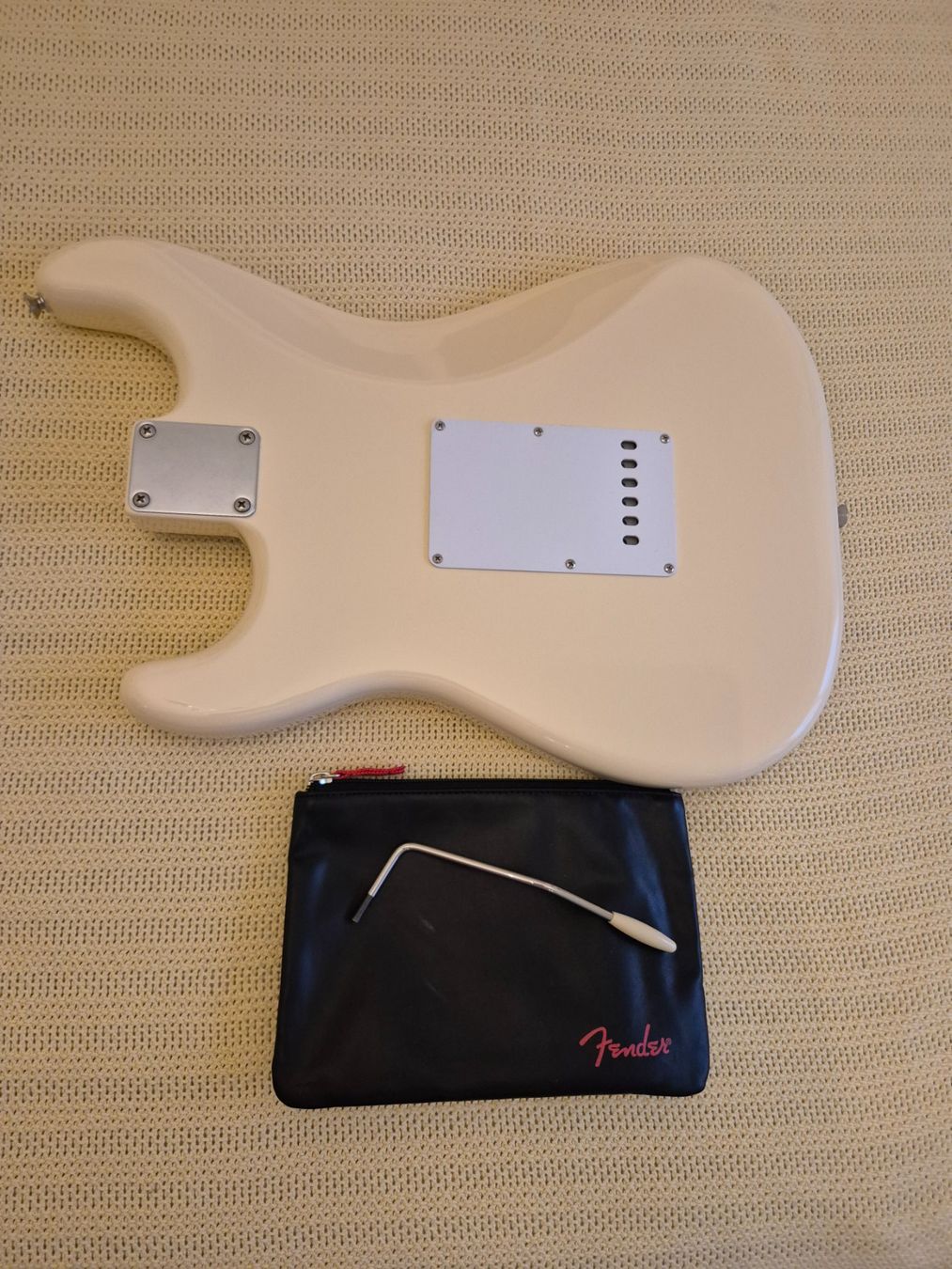 Fender Strumenti musicali: Fender stratocaster Jimmie Hendrix Olimpic white Body – Usato da Zürich venduto da mtm_6wl8 1