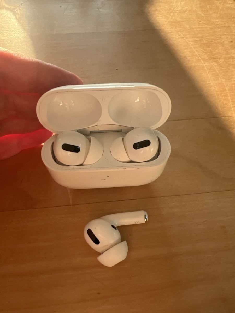 Apple Kopfhörer: Apple AirPods Pro (1.Gen) gebraucht – Gebraucht aus Biglen von Giorgio4