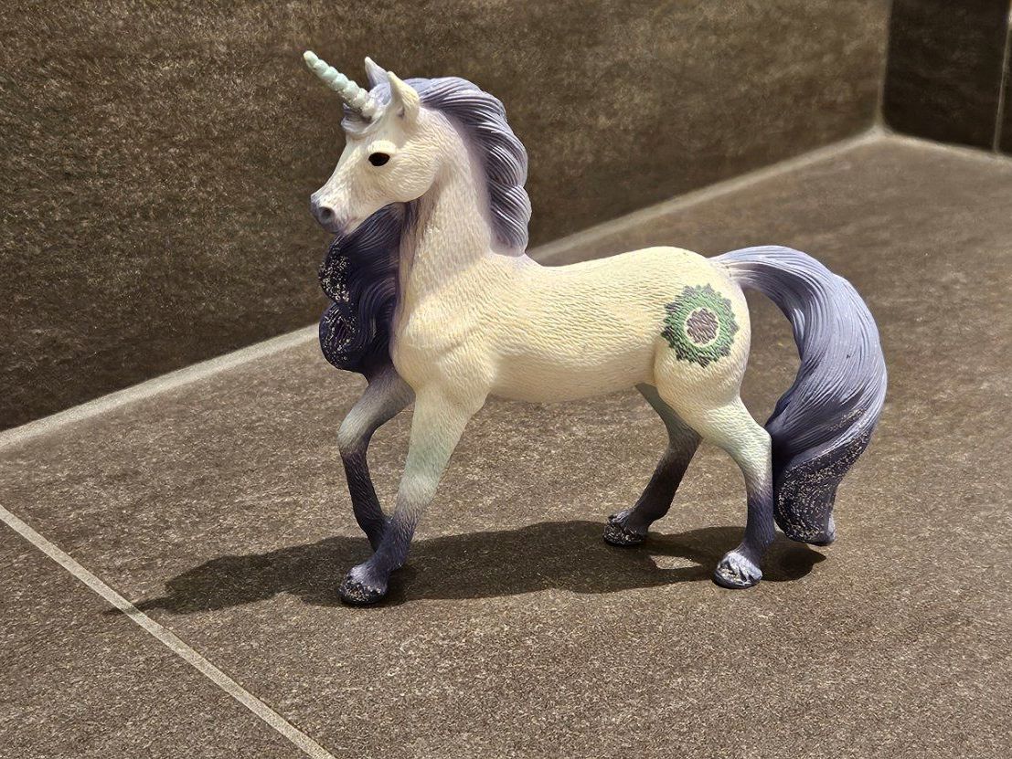 Schleich Statuette: SCHLEICH Einhorn – Usato da Balgach venduto da silvia2030