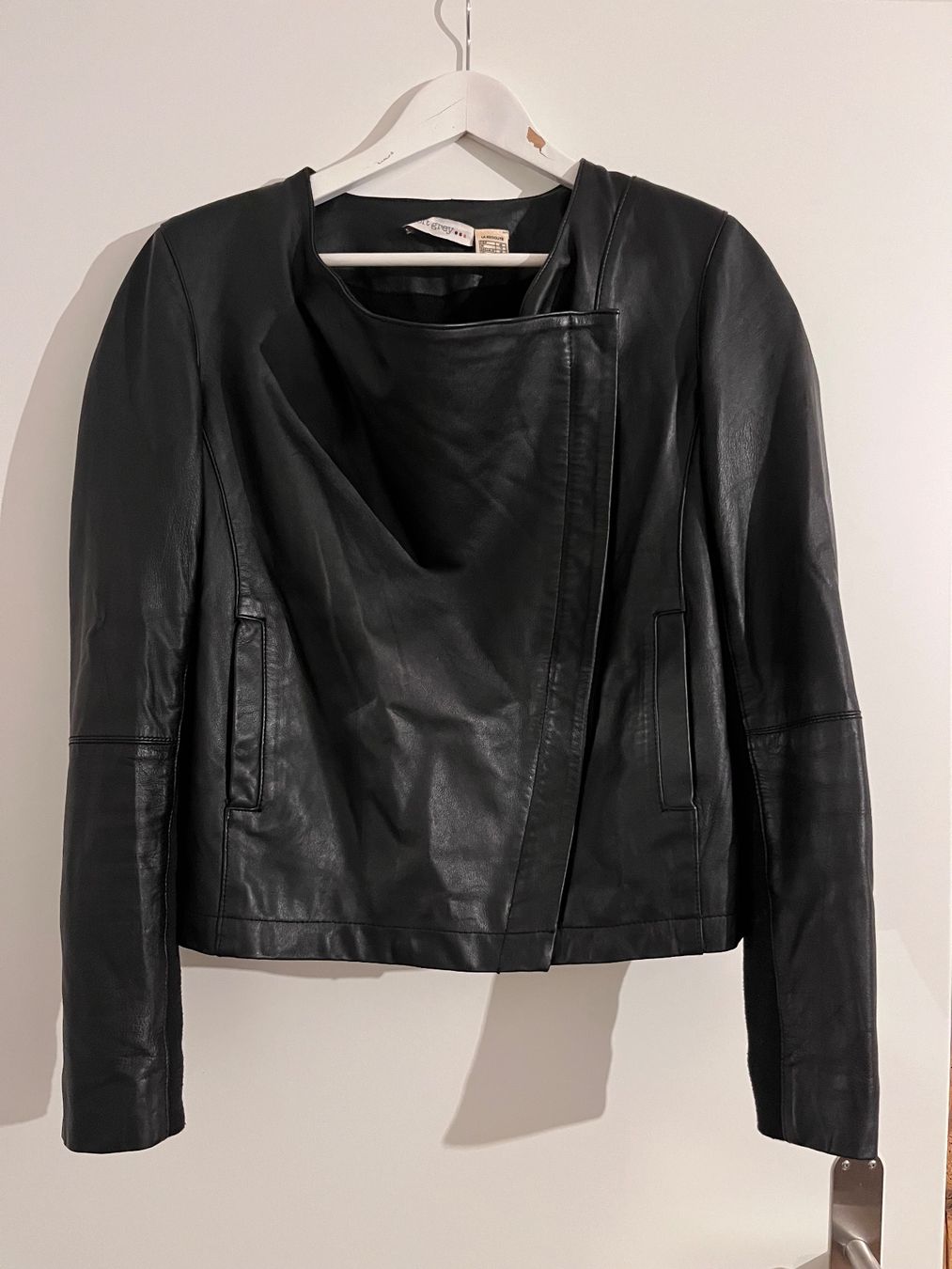La Redoute Jacken: Soft Grey Lederjacke, schwarz, Grösse 38, Lammleder, neuw. – Gebraucht aus Küttigkofen von laeh 2