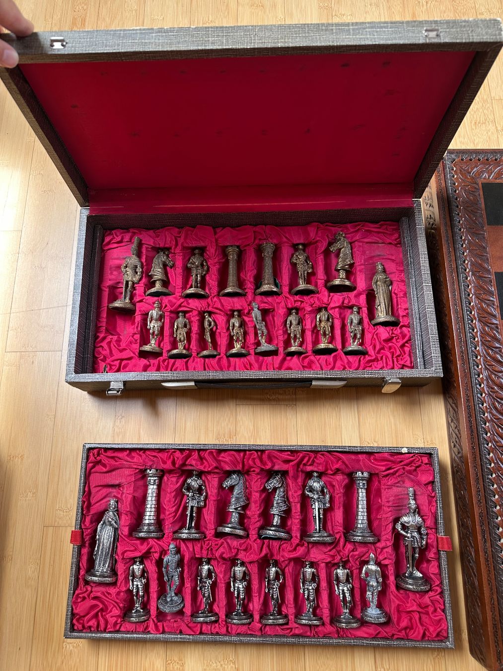 Giochi: Edles Schachspiel mit Figuren-Set, Lederbrett, – Usato da Beckenried venduto da Kensykatro 1