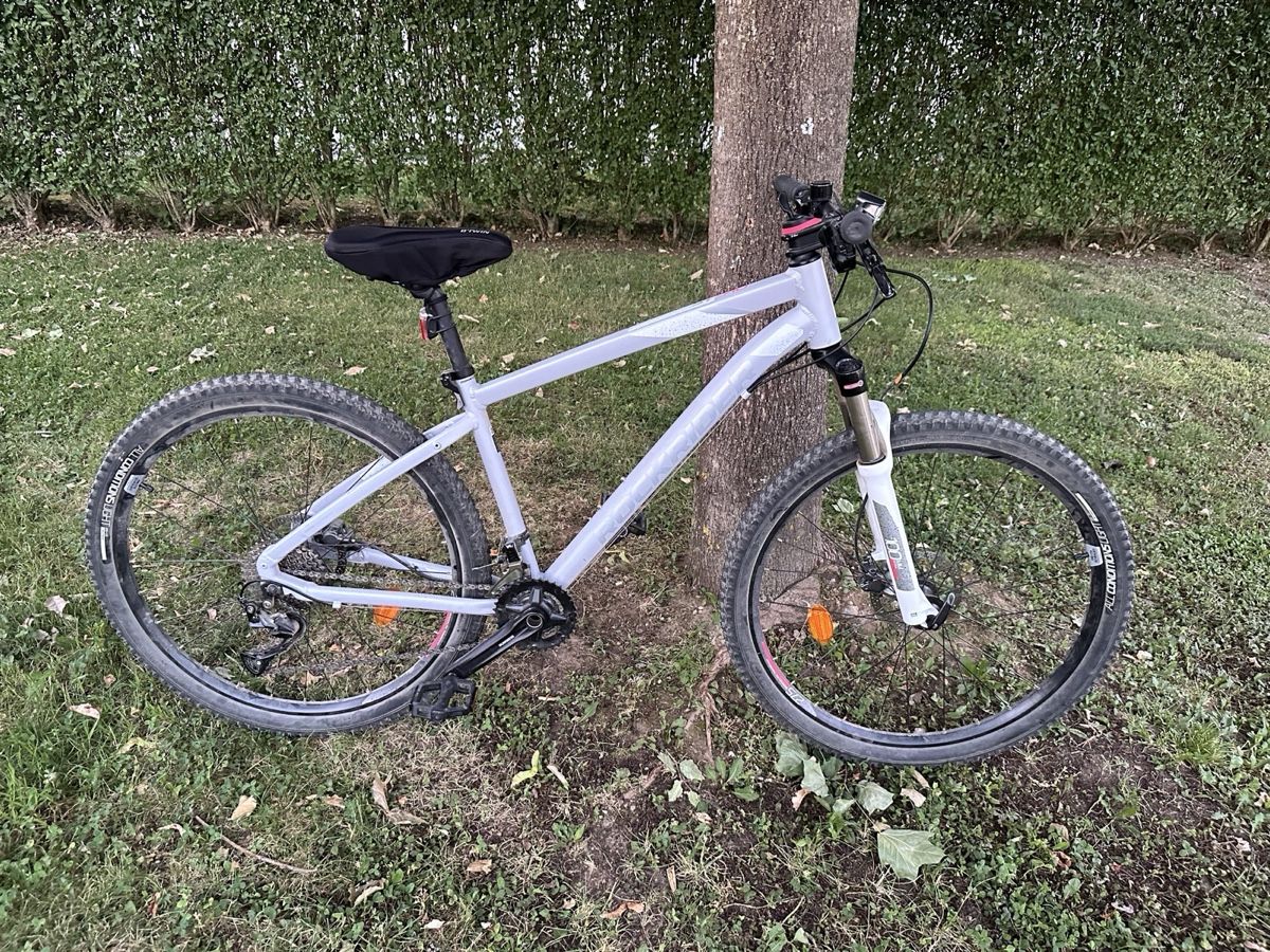 Vélos: Mountain Bike white frame – D'occasion à Nürensdorf par -4Lo0p-