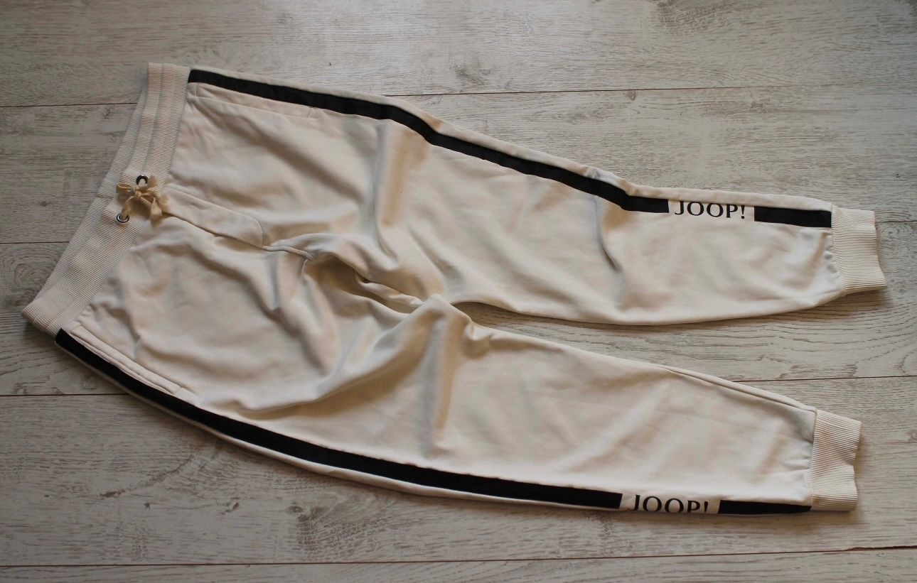 Completi: Joop Hellbeige Tracksuit, gr.M – Usato da Zug venduto da pav_q5f7 8