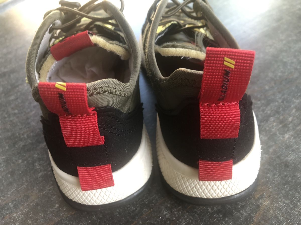 Scarpe per ragazzi: Kinder Freizeitschuhe – Usato da Solothurn venduto da galinka