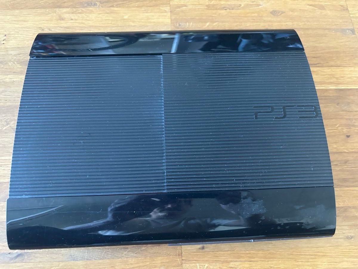 Sony Console: PS3 - 2 Controllers - 4 Games – Usato da Winterthur venduto da Lift 2