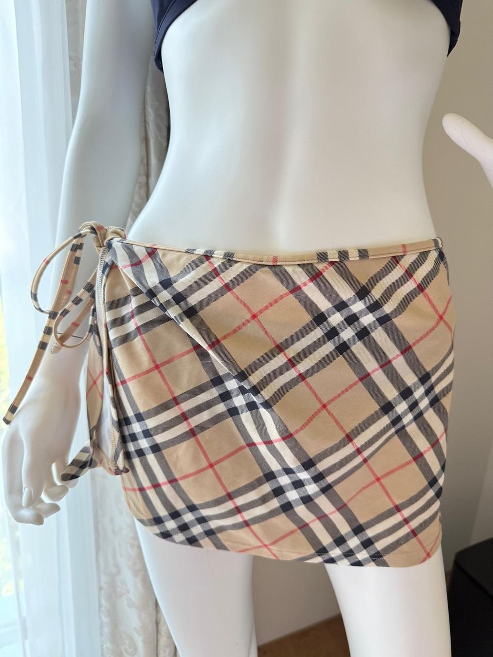 Burberry Gonne: Burberry Pareo Rock, Einheitsgrösse – Usato da Oberarth venduto da SSS.