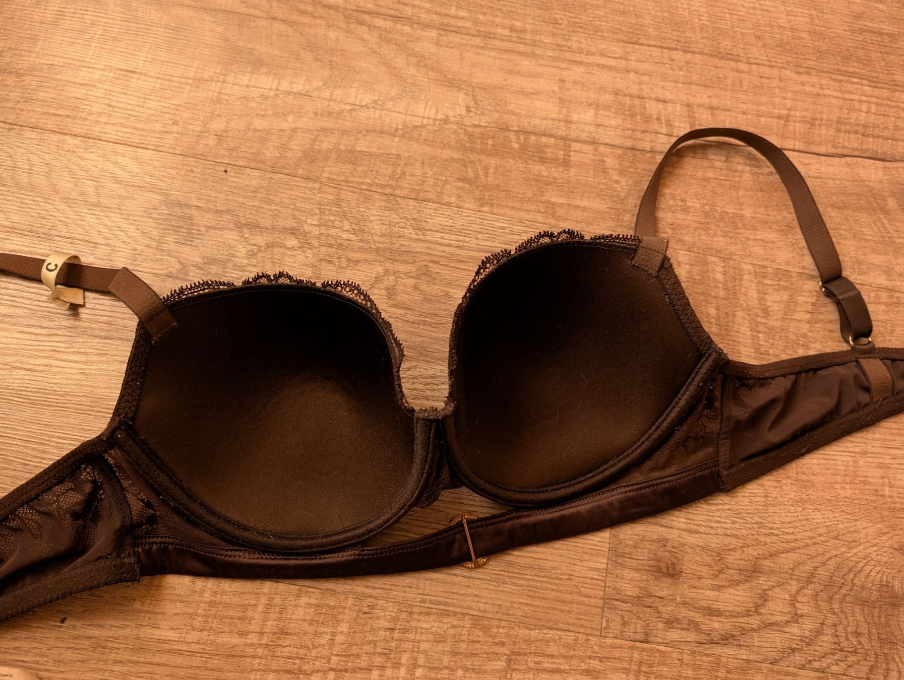 Altra biancheria intima: Brown Bra – Usato da Zermatt venduto da msz_nb9h 1