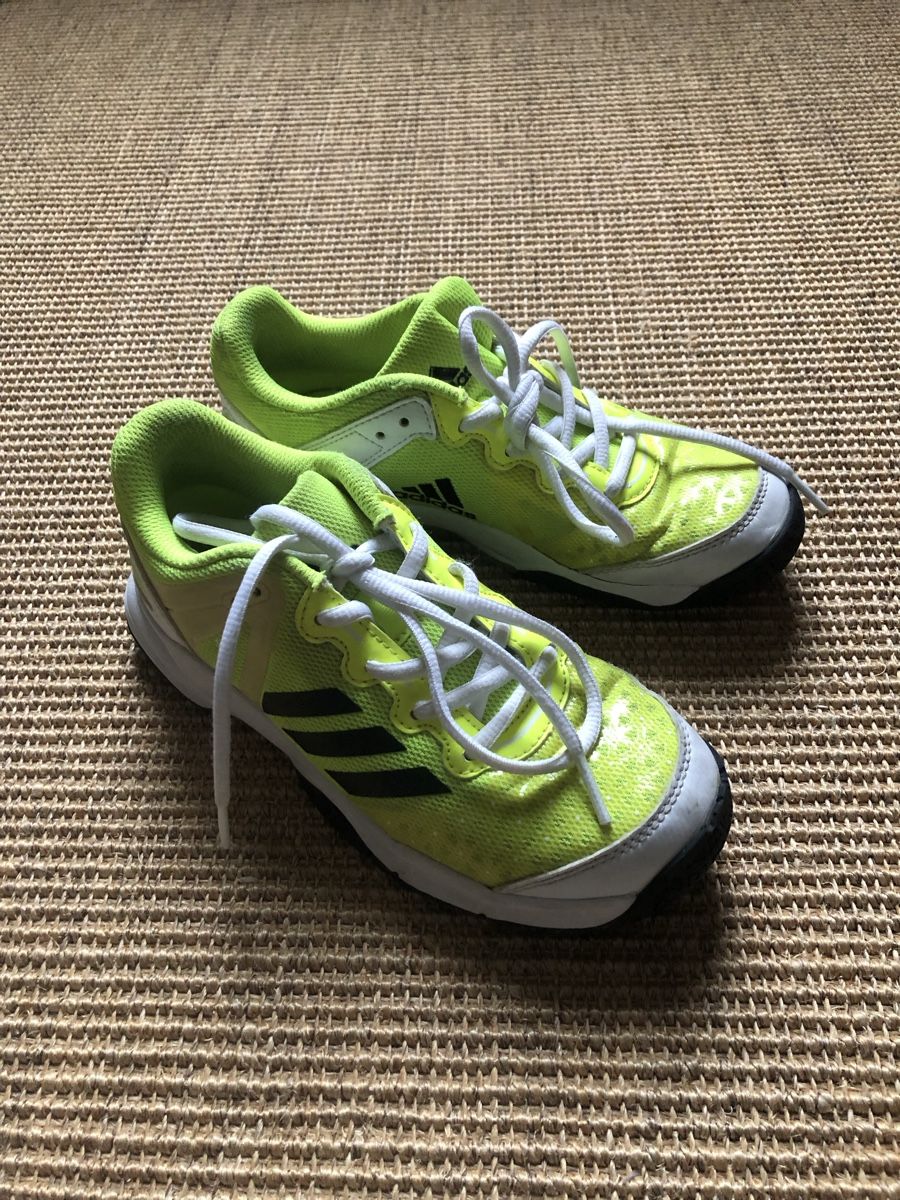 Adidas Scarpe per ragazzi: Adidas Turnschuhe Grösse 33 – Usato da Zürich venduto da EliseSchmitz