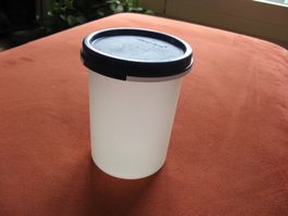 Tupperware  Behälter