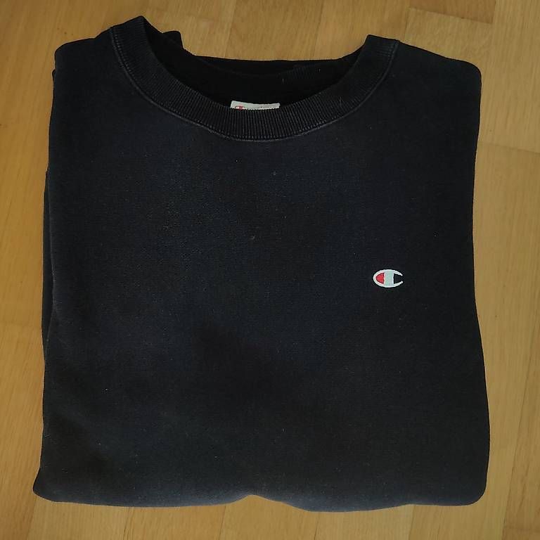 Maglioni & Felpe: Champion Pullover Schwarz (M) – Usato da Zürich venduto da EinfachJonas