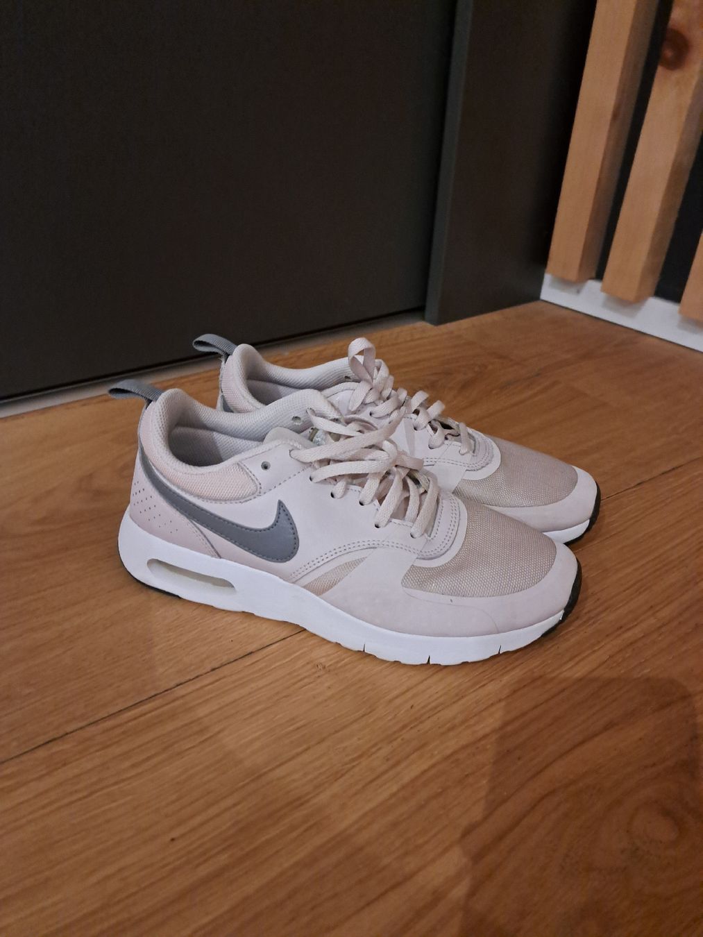 Nike Damenschuhe: Nike Air Turnschuh – Gebraucht aus Andwil SG von zue_b9bt